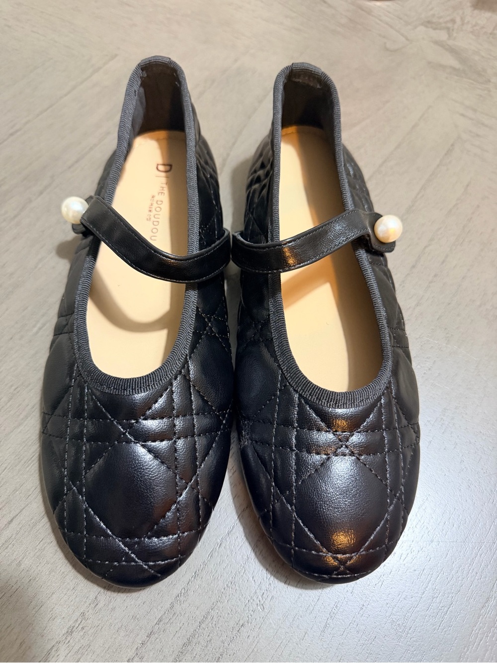 ✨Luxury Inspired Quilted Ballet Flat Shoes with Pearl accent- Size 7